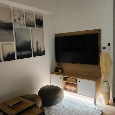 Hanesi Apartmán *